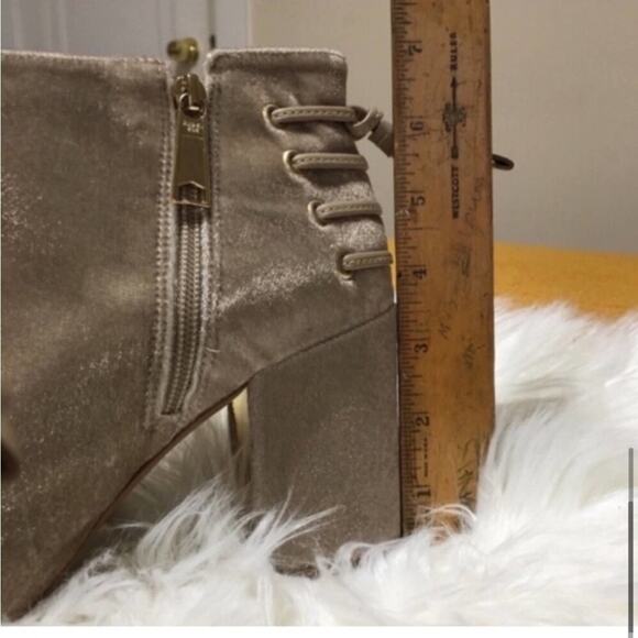 Rachel Zoe Nude Color Twiggy Velvet Lace-Up Bootie Size 9.5 - Picture 8 of 8